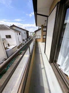 【バルコニー】 | さいたま市西区水判土　中古戸建 | ◆2階の各居室の両方からバルコニーに出られます