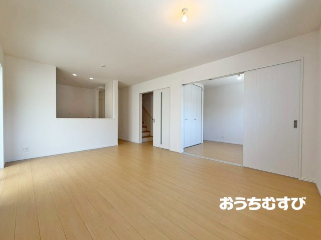 尾張旭市晴丘町池上11番(全2棟)の前面道路含む現地写真