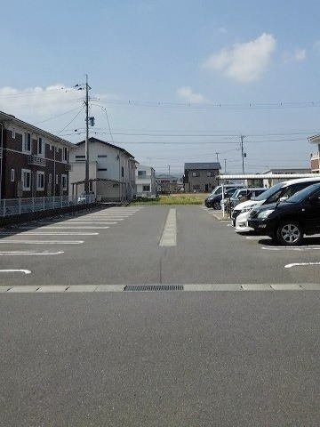 パイン　スクエア　ノース　Ｂの駐車場|駐車場があります