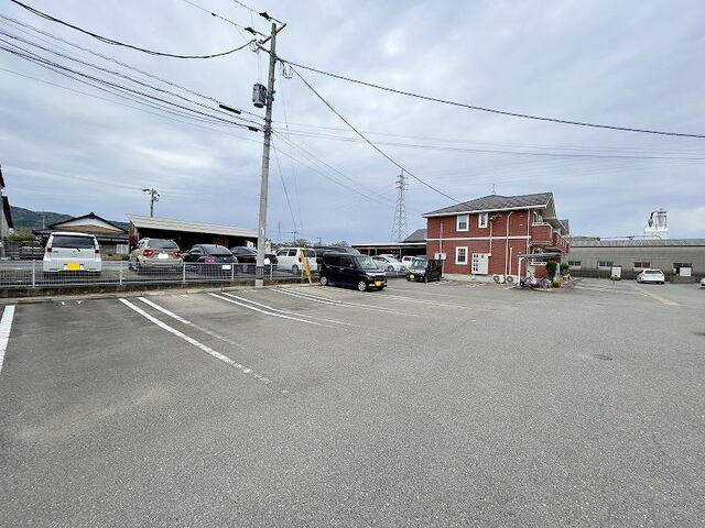プリムラの駐車場|駐車場があります