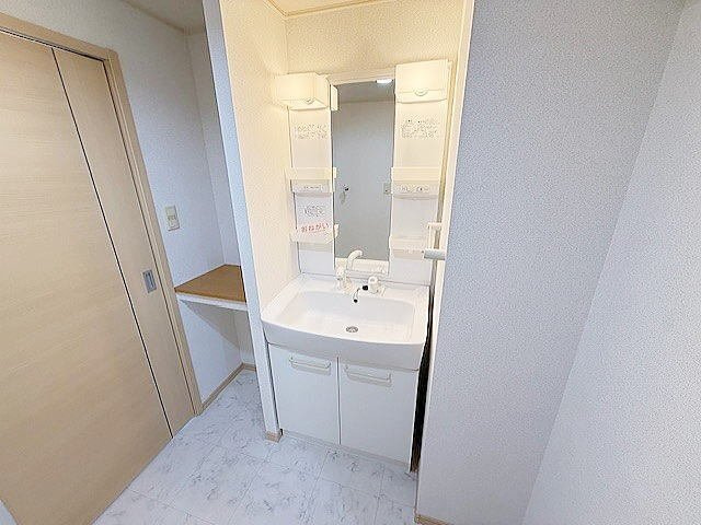 メビウス鏡Ⅳ番館の洗面所|忙しい朝には欠かせない洗面所です