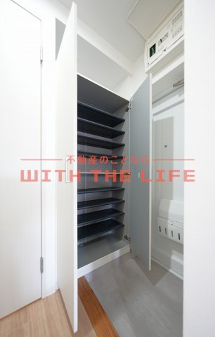 友愛ビル【キャッシュバック対象物件】の収納|こまごまとしたものを収納できそうですね※現状優先