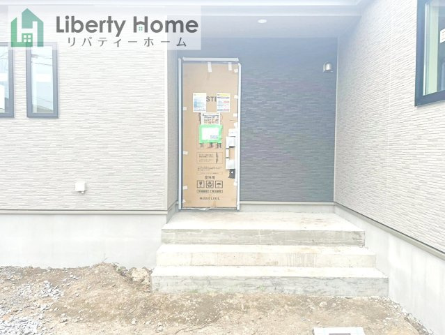 ひたちなか市津田　新築戸建のエントランス