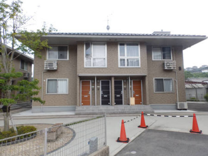 COZY COURT B棟