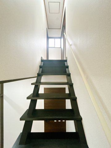 北見市田端町９番地１５　中古売家|【リフォーム済】階段です。