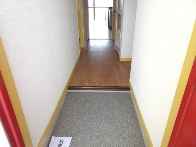 ハイツ洲本の玄関