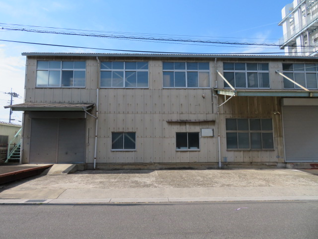 草加市弁天４丁目の倉庫