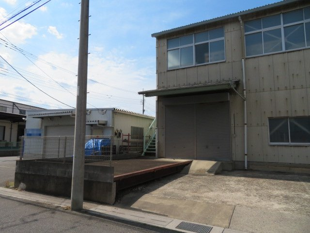 草加市弁天４丁目の倉庫