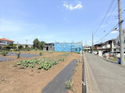 【外観】 | 【仲介手数料２７０万円が無料！】■デザイナーズハウス■陽当り良好■祖師ヶ谷大蔵駅までフラットな道のり | 諸費用２７０万円ＯＦＦです！！
決算特別キャンペーン！
家計応援サービスの限界に挑戦中！
■祖師ヶ谷大蔵駅からフラットな道のり
■リビングは吹抜け
■リビング前に広々バルコニー
■太陽光発電