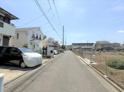 【周辺】 | 【仲介手数料２７０万円が無料！】■デザイナーズハウス■陽当り良好■祖師ヶ谷大蔵駅までフラットな道のり | 諸費用２７０万円ＯＦＦです！！
決算特別キャンペーン！
家計応援サービスの限界に挑戦中！
■祖師ヶ谷大蔵駅からフラットな道のり
■リビングは吹抜け
■リビング前に広々バルコニー
■太陽光発電