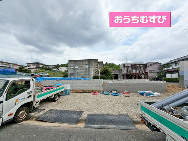 春日井市高座台第1(全2棟)の前面道路含む現地写真