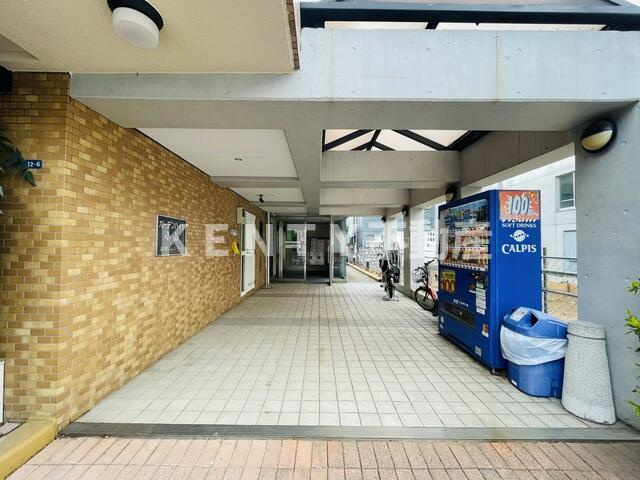 【エントランス】 | ガーデンハイツ小山 | 毎日通るエントランスはこのようになっています
