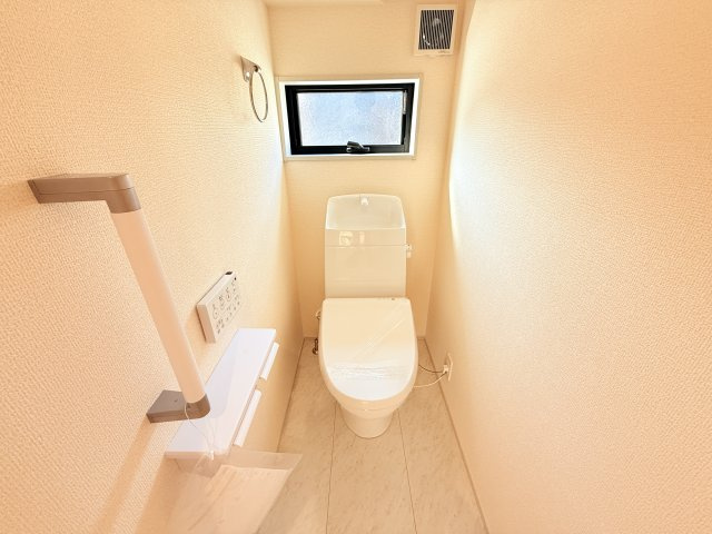 小美玉市羽鳥13期　新築戸建　4号棟のトイレ
