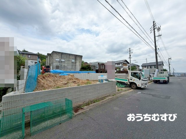春日井市高座台第1(全2棟)の前面道路含む現地写真
