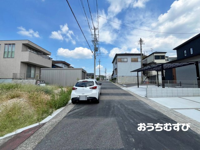 尾張旭市城山町三ツ池(全1棟)の前面道路含む現地写真