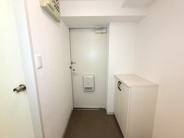 ユニーブル六甲南棟の玄関