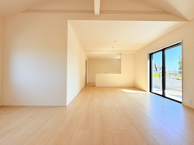 小美玉市希望ヶ丘1期　新築戸建　3号棟の居間・リビング|広々としたＬＤＫ♪
家具を置いても窮屈感を感じず過ごせます。
