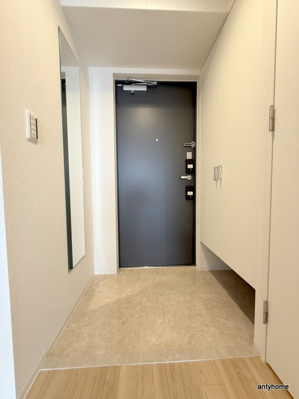 プレリスNEO大阪十三エルヴィオン　仲介手数料無料の玄関