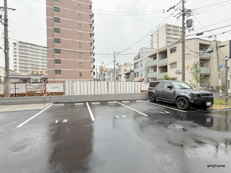 プレリスNEO大阪十三エルヴィオン　仲介手数料無料の駐車場