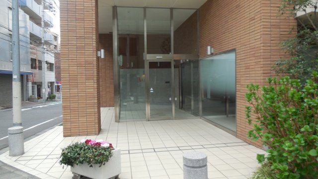 ルーチェ茗荷谷のエントランス