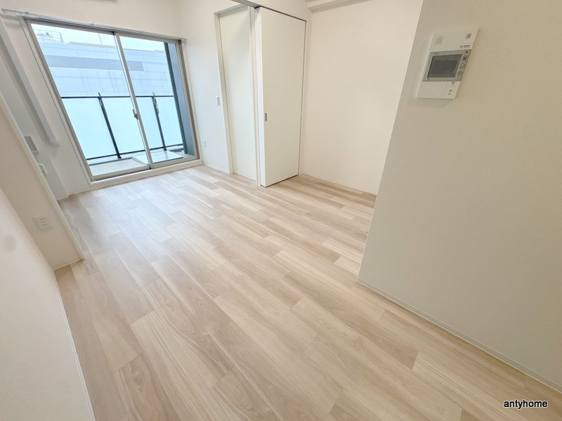 プレリスNEO大阪十三エルヴィオン　仲介手数料無料の居間・リビング