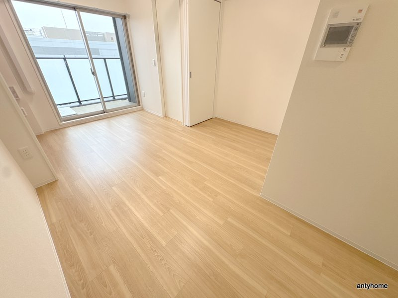 プレリスNEO大阪十三エルヴィオン　仲介手数料無料の居間・リビング