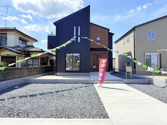 小美玉市希望ヶ丘1期　新築戸建　1号棟の駐車場|カースペース並列3台可能♪