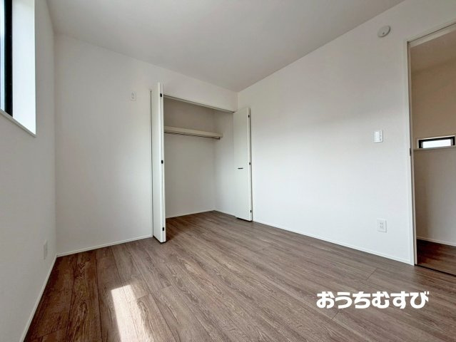 尾張旭市大塚町(全3棟)の洋室