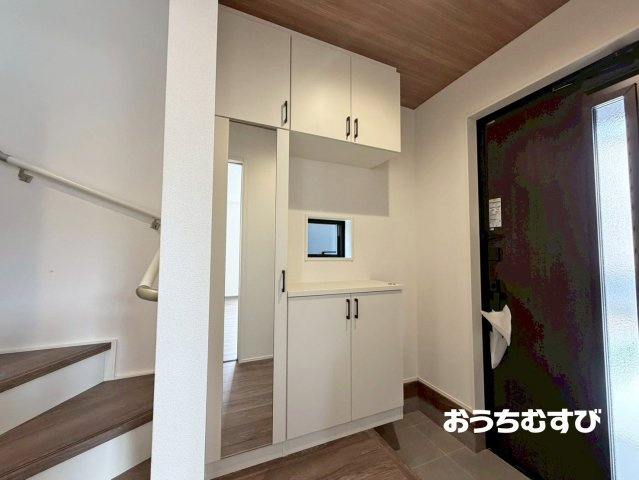 尾張旭市大塚町(全3棟)の玄関