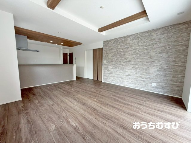 尾張旭市大塚町(全3棟)の居間・リビング