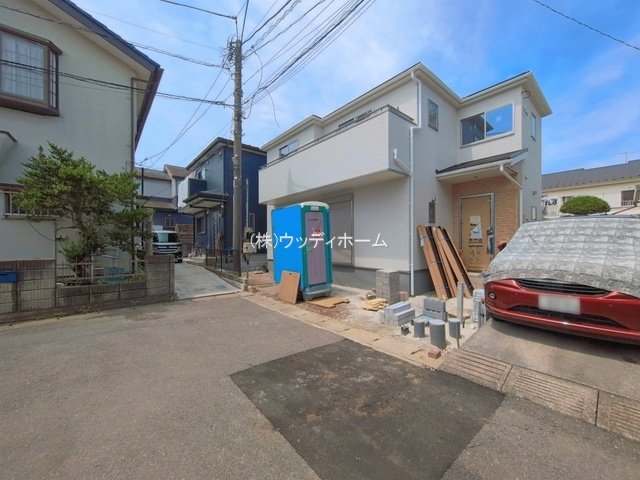 春日部市八丁目第2　新築一戸建ての前面道路含む現地写真