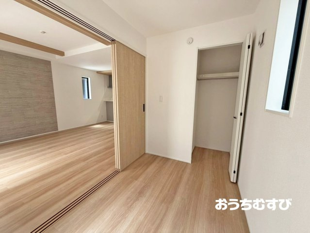 尾張旭市大塚町(全3棟)の居間・リビング
