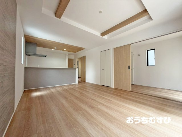 尾張旭市大塚町(全3棟)の居間・リビング