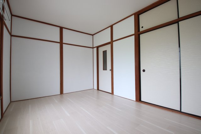【洋室】 | 山中田貸家