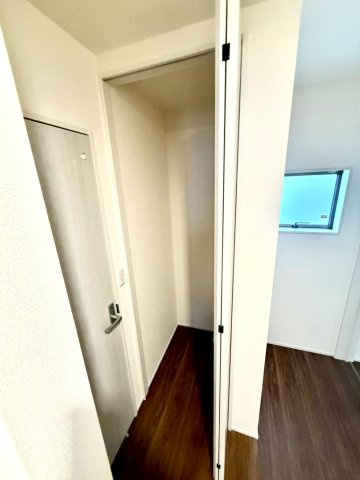 リーブルガーデンうるま市前原・9号棟のその他|２階廊下には、用途多彩なクローゼット収納を設置