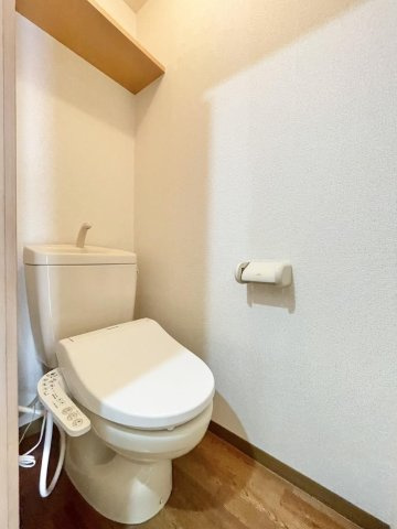 熊本市東区小山２丁目の賃貸マンションのトイレ