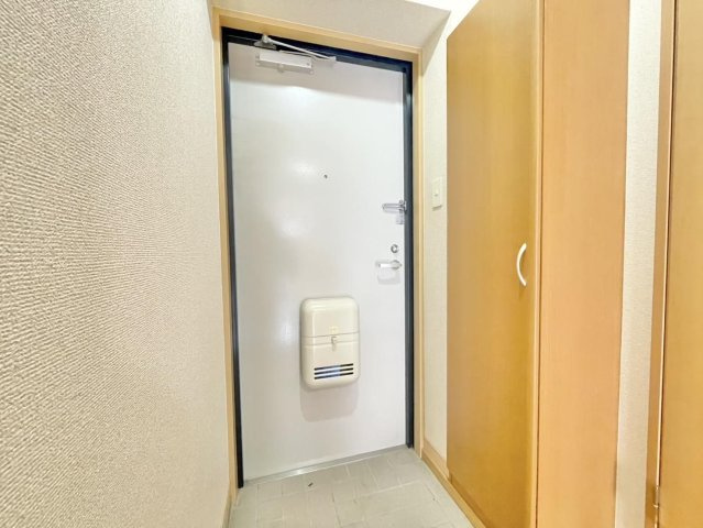 熊本市東区小山２丁目の賃貸マンションの玄関