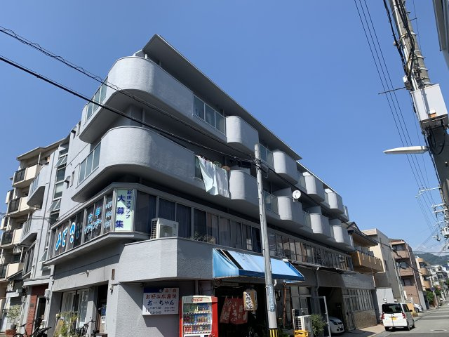 六甲スカイハイツの外観