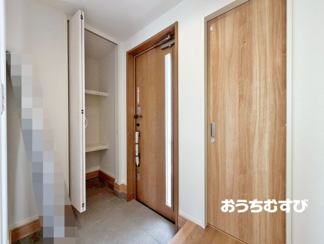 名東区西里町3丁目(全5棟)の玄関