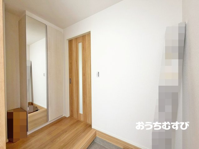 名東区西里町3丁目(全5棟)の玄関