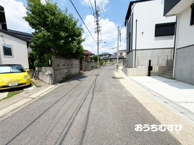 名東区西里町3丁目(全5棟)の前面道路含む現地写真
