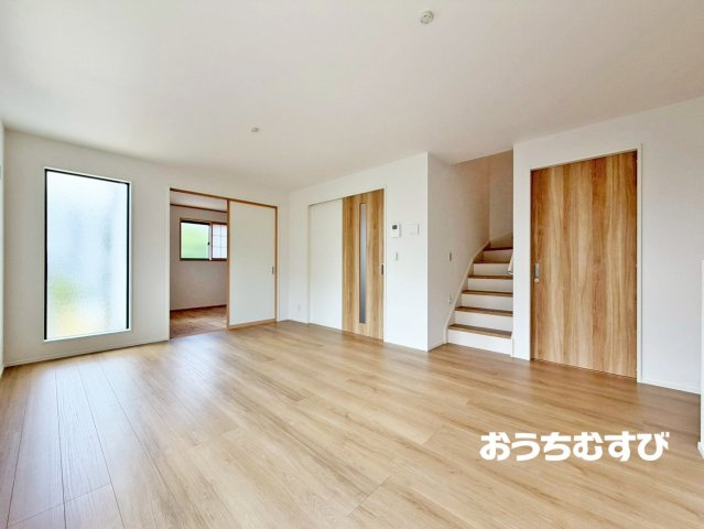 名東区西里町3丁目(全5棟)の居間・リビング