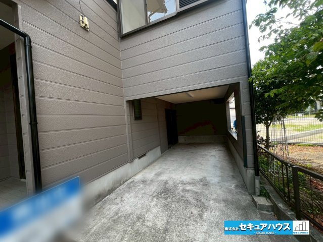 【本日ご案内可能♪】豊明市栄町姥子　の駐車場|【ビルトインガレージ】
◆駐車1台分はビルトインガレージの設計です♪計3台駐車可能です◎　　　　　　　　　　　　　　　　　　　　　　　　　　　　　　　　　　　　　　　　　　　　　　　　　　　　　　　　