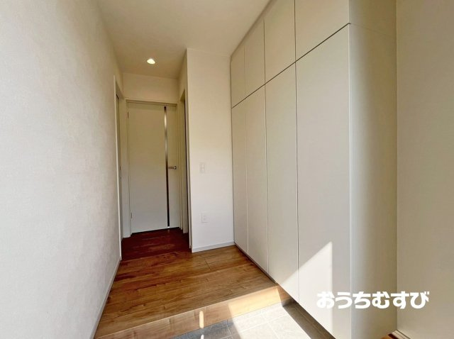 名東区極楽2丁目(全2棟)の玄関