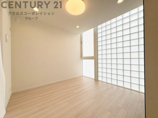 子供部屋…創造性や成長を促す遊びの空間を提供。学習や趣味に集中できる環境を整えます。個別のプライベートスペースは自己表現と自立心を育み、心地よい睡眠環境を整えリラックスできる場所を提供。