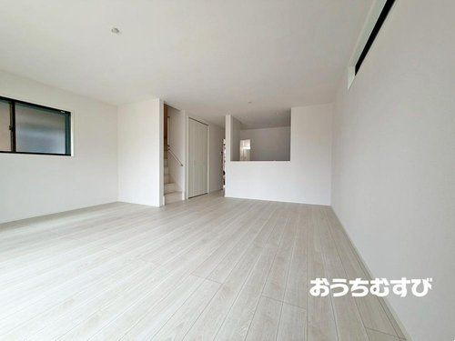 名古屋市名東区代万町241②(残1棟)の居間・リビング