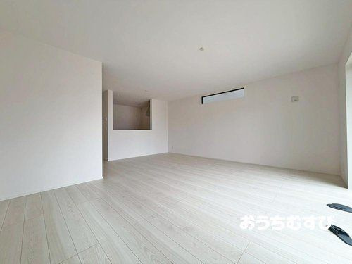 名古屋市名東区代万町241②(残1棟)の居間・リビング