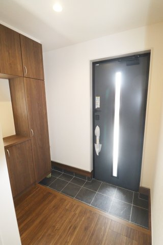 郡山市御前南４丁目　　　３号棟　　　朝日が丘小学校、郡山第７中学区　の玄関