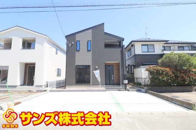 郡山市御前南４丁目　　　３号棟　　　朝日が丘小学校、郡山第７中学区　の外観|南側から見た駐車場を含む外観♪