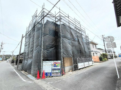 【外観】 | 磐田市加茂 新築一戸建て | 現在建築中の外観画像です。ご内覧は同じメーカーの完成物件へご案内いたしますので、いつでもご相談ください！